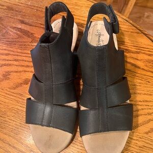Clark’s Ultimate Comfort Collection Women’s Sandals Size 9